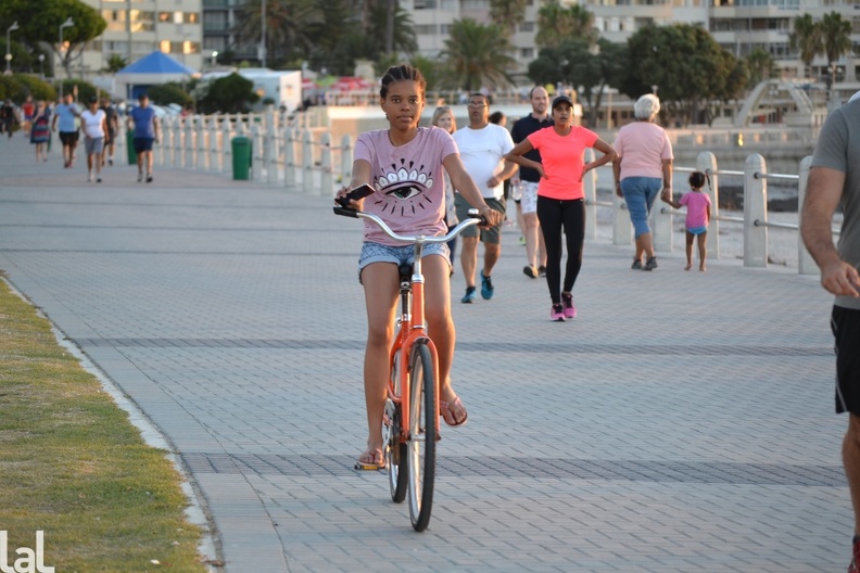 LAL-CPT-YL-Leisure-Promenade-Cycling-001.JPG